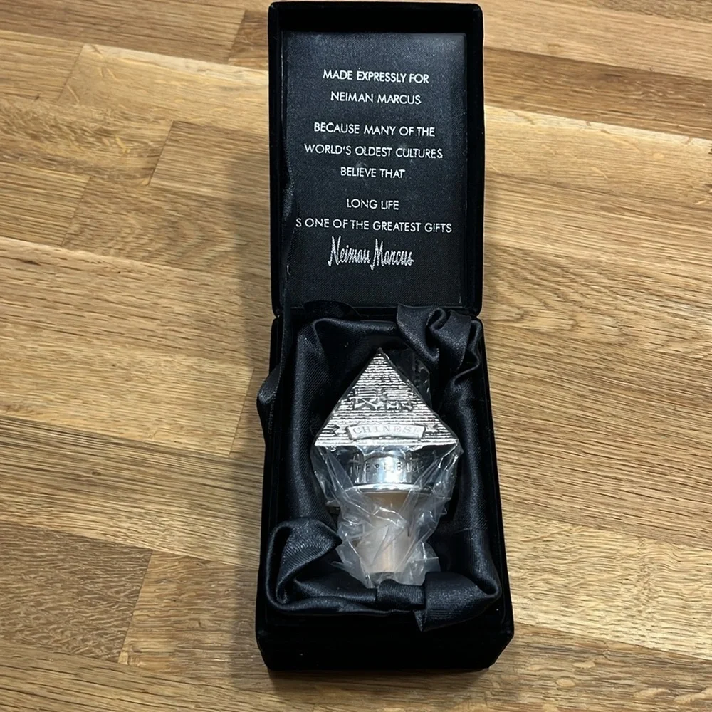 NEW Neiman Marcus 2002 Silver Tone Pyramid Bottle Stopper in Black Velvet Box